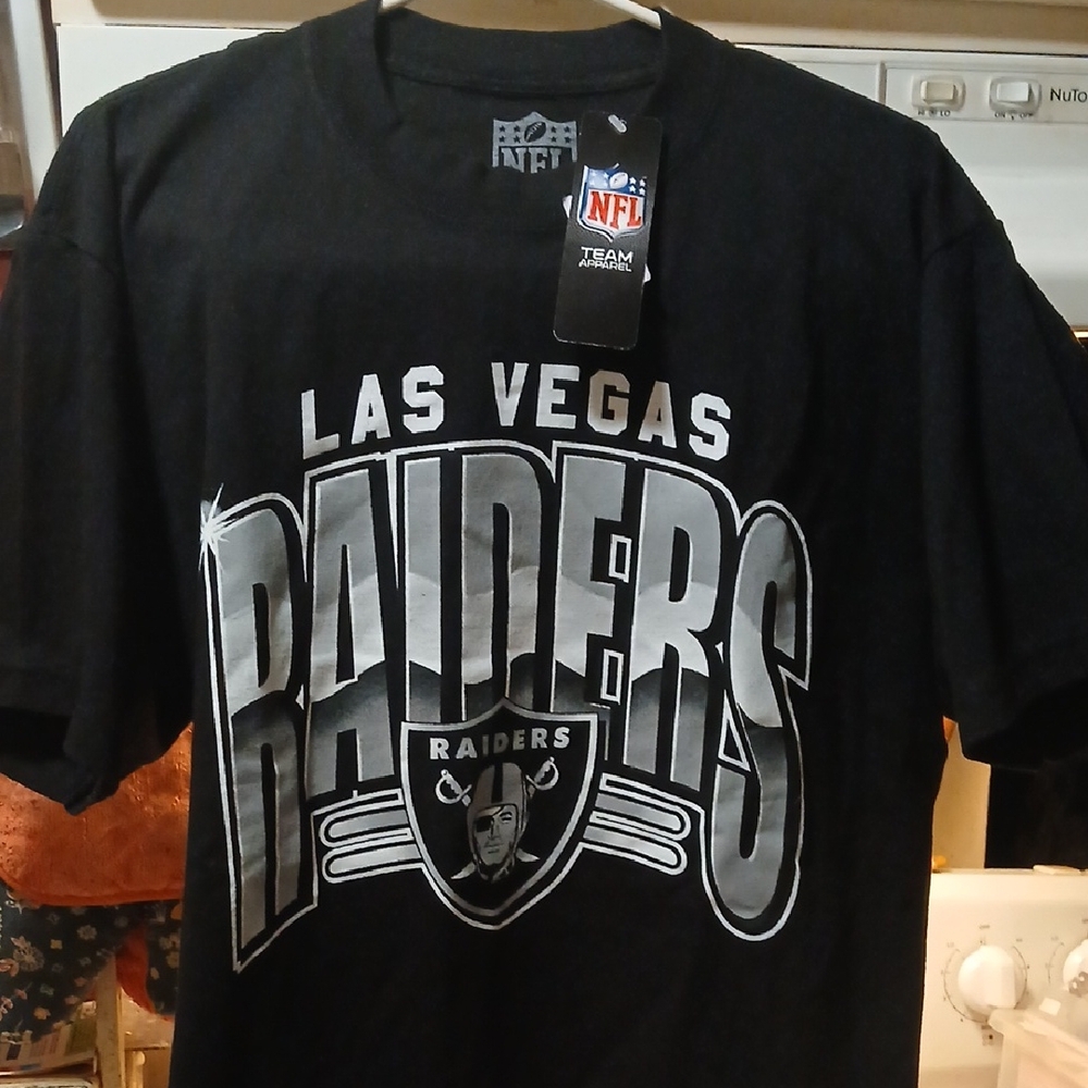NEW NFL T-shirt- "LAS VEGAS RAIDERS" (Size Medium)